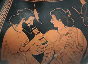 Assemblée divine (détail) : Hermès et sa mère Maïa, amphore attique à figures rouges, v. 500 av. J.-C., Staatliche Antikensammlungen (Inv. 2304)