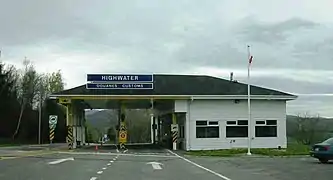 Début de la route 243 à la frontière canado-américaine.