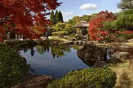 Kōko-en (ja) (好古園).