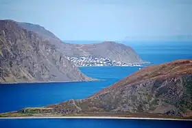 Vue de Sværholthalvøya à l'arrière plan (à droite)