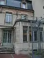 Entrée et avancéesur le jardin