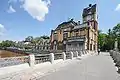 Petite centrale hydroélectrique de Hučák, de style art nouveau, construite en 1909-12 sur l'Elbe à Hradec Králové.