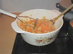 Le hutspot, plat de légumes en purée.
