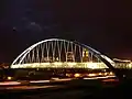 Le pont Edna M. Griffin au-dessus de l'Interstate 235.