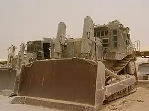 D9L de Tsahal (blindé de 1ère génération), impliqué dans la bataille de Jénine en 2002&nbsp;(en) lors de l'opération Rempart.