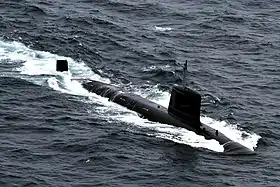 L’INS&nbsp;Khanderi (S22) en mer.