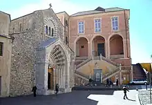 Extérieur de la cathédrale de Vintimille.