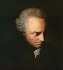 Peinture du visage d'un homme portant une perruque en vue plongeante de trois quart gauche