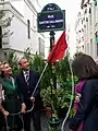Dévoilement de la plaque en présence de la famille Gallimard.