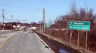 L'extrémité est de la route 222, à sa jonction avec la route 143 près de l'autoroute 55.