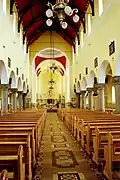 L'église catholique du Sacré-Cœur de 1945 ; elle remplace une chapelle de 1826.