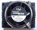 Pentium II OverDrive à 333&nbsp;MHz avec son refroidisseur d'origine