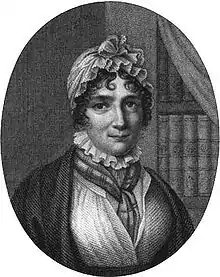 Gravure. Femme d'âge moyen en buste, costume début XIXe, bonnet en dentelle blanc, étagère de livres à l'arrière plan.