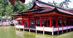 Le temple d'Itsukushima (厳島神社) à marée haute