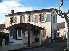 Mairie d'Izotges.