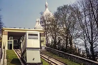 Voies et cabine.