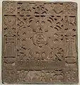 Plaque votive jaïne faite en grès rouge Ayagapata, vers 15