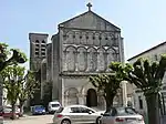 La façade.