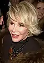 Jimbo remporte le Snatch Game de la première saison avec son imitation de Joan Rivers.