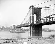 John A. Roebling Suspension Bridge (en), précurseur du pont de Brooklyn