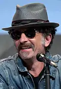 John Ales interprète « Rehab ».