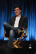 John Francis Daley interprète le Dr&nbsp;Lance Sweets.