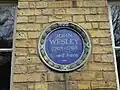 Plaque bleue signalant le monument historique