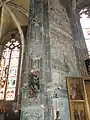 Vierge Marie sur une colonne et fresques dans la nef latérale sud