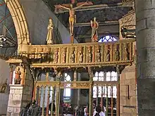 Intérieur de l'église Saint-Yves à La Roche-Maurice