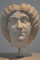 Julia Domna, épouse de l'empereur Septime Sévère (règne : 193-211).