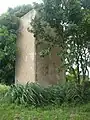 Vestiges d'une des tours d'ancrage des haubans d'antenne de la station de radio transmission à Kamina au Togo