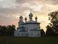 Église de la Nativité-de-la-Vierge (Kargopol). Les églises de Kargopol du XVIIe&nbsp;siècle sont ornées de chambranles en pierre uniques.