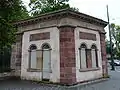 Le pavillon d'angle (déplacé en 2007)