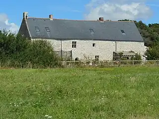 Manoir de Kerpondarmes (XVe siècle).