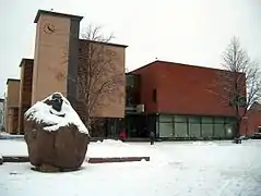 La Bibliothèque.
