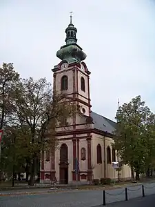 Façade et clocher.