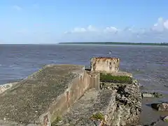 Ruines du vieux ponton.