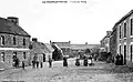 La Chapelle-Neuve ː le bas du bourg vers 1920 (carte postale).