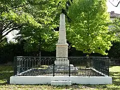 Le monument aux morts.