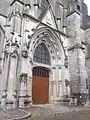 Façade ouest de l'église.