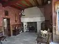 Ancienne cuisine (XIVe siècle) devenue salle à manger (XXe siècle).