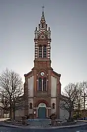 La façade de l'église Saint-Barthélemy.
