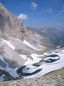 Lac de Pilate en mai.