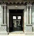 Portique d'entrée.