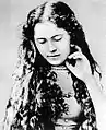Laura Marx, fille de Karl Marx, militante socialiste, traductrice des œuvres de Marx et Engels, épouse de Paul Lafargue, avec qui elle se suicide en 1911.