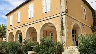 La mairie.