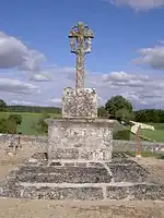 La croix du cimetière.