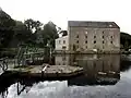 L'écluse de Signan sur le Blavet et le moulin de Saint-Michel (Le Sourn).
