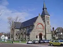 L'église Sainte-Jeanne-d'Arc.