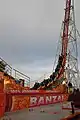 Le Banzai, manège à sensation en forme de « Grand toboggan », en 2016.